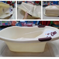 BATH TUB TOY